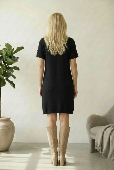 Rochie scurta A-line tricotata, cu maneca scurta si nasture decorativ, neagra [2]