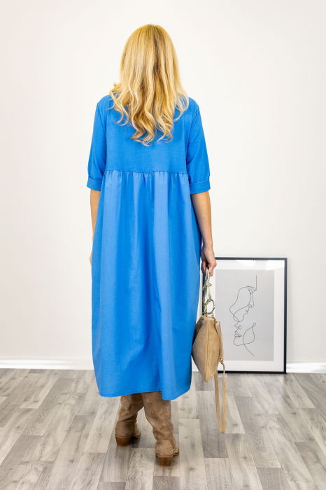 Rochie albastra oversize, cu taietura oblica si broderie, din poplin si jerseu [3]