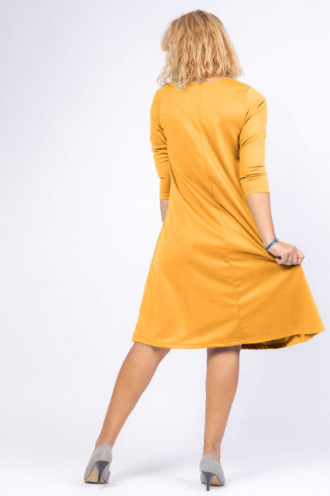 Rochie uni galbena `A line` midi, cu decolteu traditional [3]