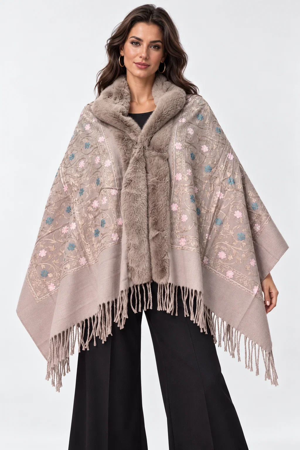 Sal elegant tip poncho cu lana, broderie florala multicolora si bordura din blanita artificiala, bej