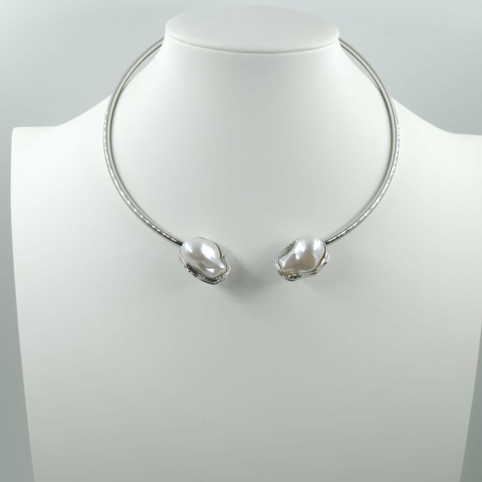 Set colier argintiu rigid cu perle sintetice neregulate si cercei asortati [8]