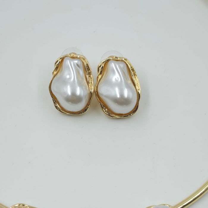 Set colier auriu rigid cu perle sintetice neregulate si cercei asortati [4]