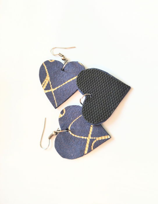 Set pandantiv și cercei cu inimioare din piele naturală albastra cu inserții aurii [2]