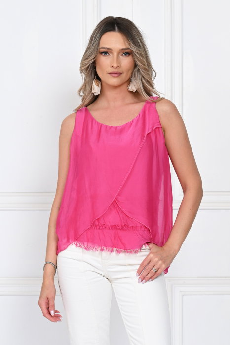 Top dama lejer cu straturi suprapuse si detalii raw edge, croi fluid, fucsia