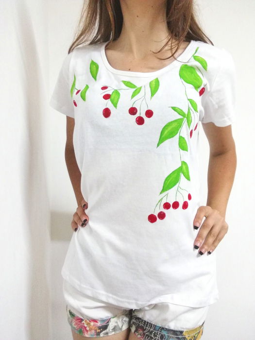 Tricou alb cu cirese pictate [3]