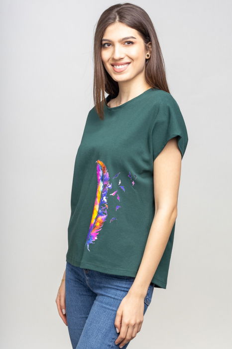 Tricou verde cu panou lateral pana stilizata [2]