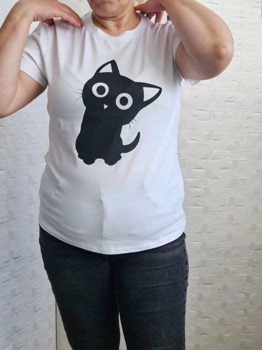 Tricou alb din bumbac cu imprimeu pisicuta neagra mirata, marime mare [3]