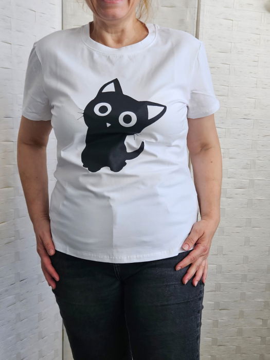 Tricou alb din bumbac cu imprimeu pisicuta neagra mirata, marime mare [2]