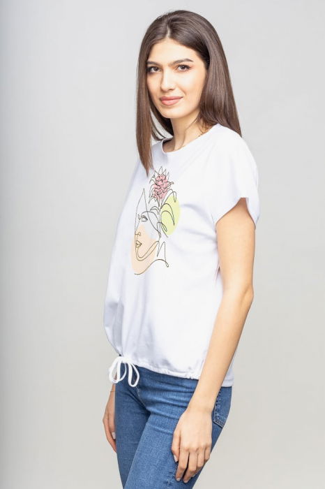 Tricou cu maneca cazuta din bumbac alb cu snur la baza, impreimeu chip stilizat [2]