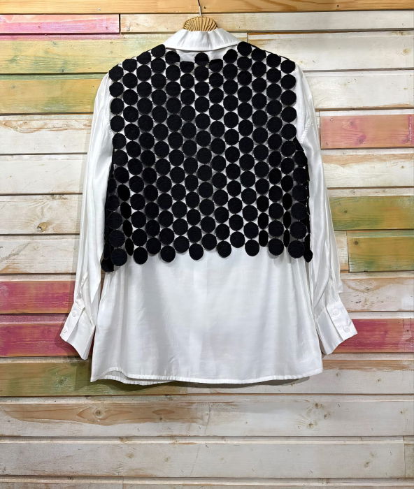 Vestă neagra cu elemente circulare, design artistic texturat [3]