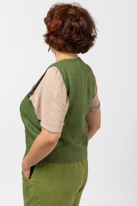 Vesta trendy din in cu colturi si nasturi de lemn, verde olive [2]