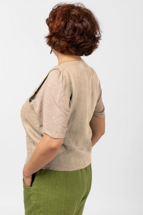 Vesta trendy din in cu colturi si nasturi de lemn, bej [2]