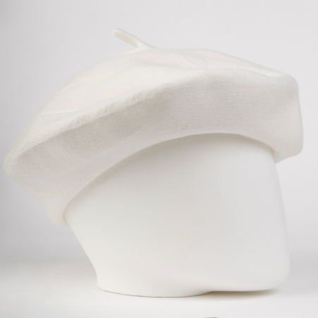 Bereta alba clasica, chic, din bumbac si lana [1]