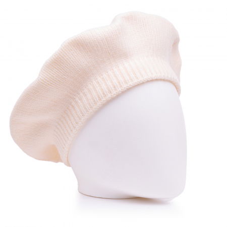 Bereta alba cu model tricotaj simplu cu clini, din lana