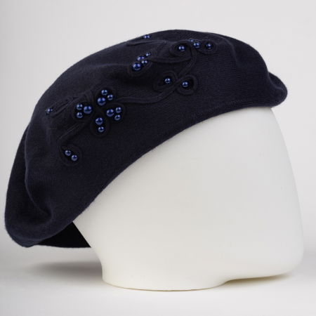 Bereta bleumarin chic, cu decoratiune tricotata si insertii de perle, din bumbac si lana [1]