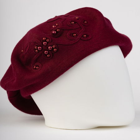 Bereta bordo chic, cu decoratiune tricotata si insertii de perle, din bumbac si lana [1]