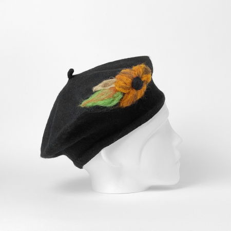 Berete - Bereta frantuzeasca neagra din stofa de lana subtire cu floare impaslita manual