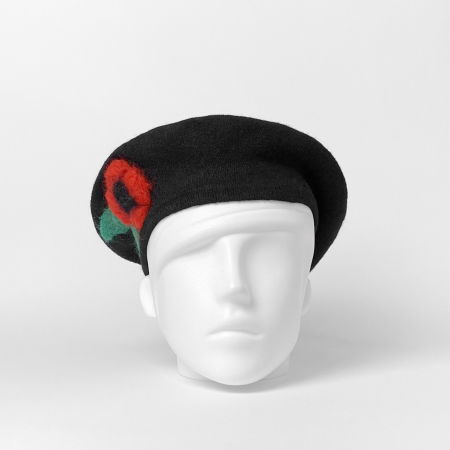 Bereta frantuzeasca neagra din stofa de lana subtire cu mac rosu impaslit manual [2]