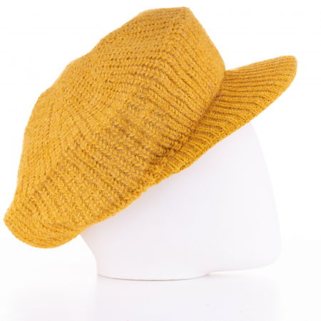 Bereta galbena cu cozoroc, model impletit si captusita in interior [1]