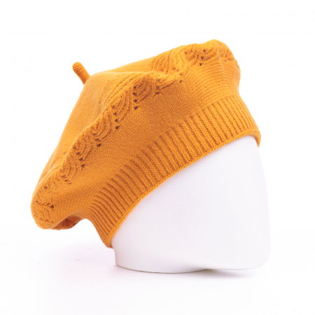 Bereta galben mustar cu model tricotaj cu braduti, din lana [1]