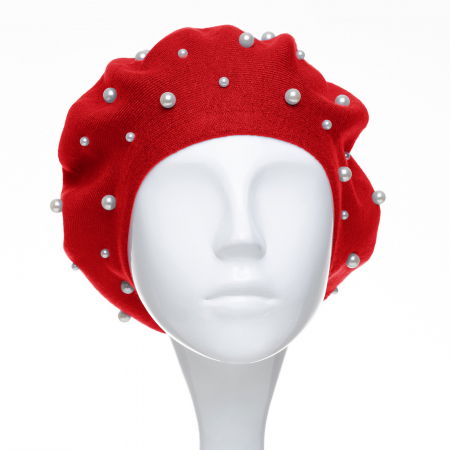 Bereta rosie, cu perle fine aplicate pe toata suprafata, din bumbac si lana [1]
