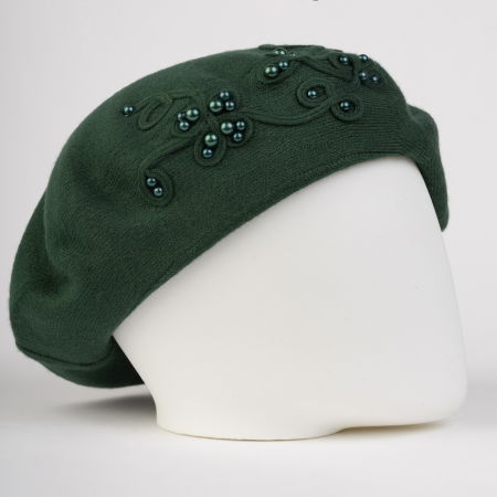 Bereta verde chic, cu decoratiune tricotata si insertii de perle, din bumbac si lana [1]