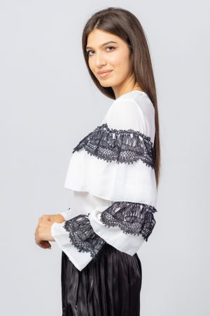 Bluza alba, eleganta cu volane si dantela neagra [2]