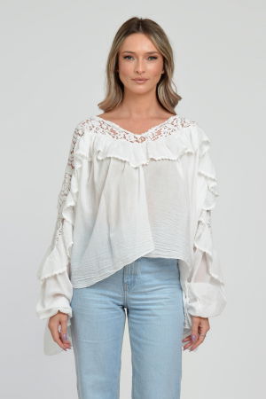 Bluza boho oversize din batist de bumbac, in colturi, cu volan si dantela, alba [7]