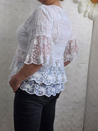 Bluza brodata cu volane din dantela de bumbac, alba [6]