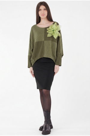 Bluza dama lejera din material gofrat de vascoza cu floare decorativa, verde kaki [3]