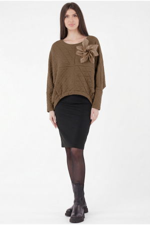 Bluze Casual - Bluza dama lejera din material gofrat de vascoza cu floare decorativa, maro deschis