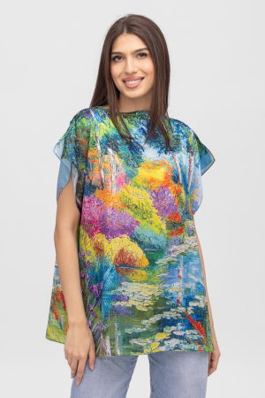 Îmbrăcăminte - Bluza de vara tip poncho din matase imprimata cu un peisaj campenesc cu gradini inflorite