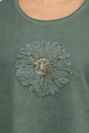 Bluza din in kaki, cu floare si paiete pe piept [3]