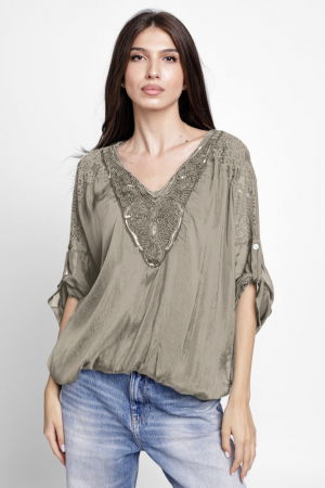 Bluze din Mătase si Vâscoză - Bluza din matase si vascoza platca brodata, cu paiete fine si cu dantela pe spate, bej inchis