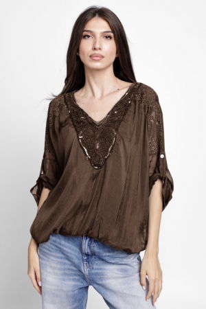 Bluze din Mătase si Vâscoză - Bluza din matase si vascoza platca brodata, cu paiete fine si cu dantela pe spate, maro