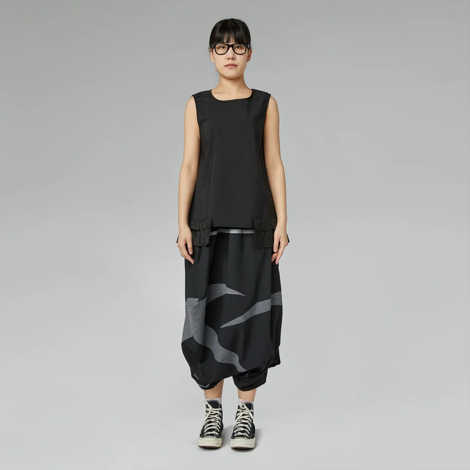 Fusta pantalon statement cu volum arhitectural si imprimeu geometric –stil urban [3]