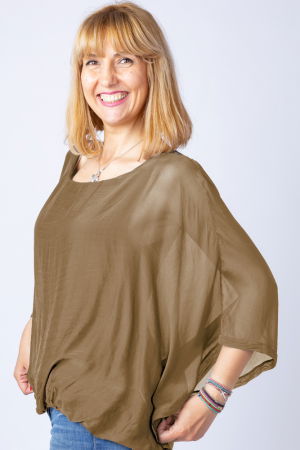 Bluza camel din matase si vascoza cu maneca fluture [1]