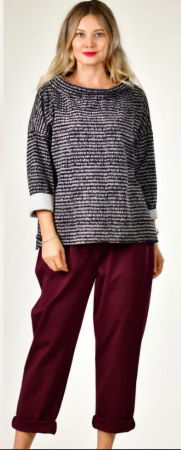 Bluze Casual - Bluza negru-bej cu textura grafica si croi lejer