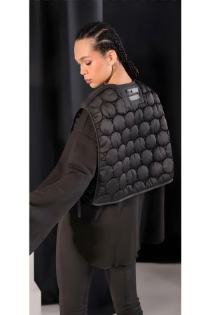 Bluza neagra oversize cu vestuta matlasata scurta [1]