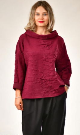 Bluze Casual - Bluza bordo cu guler rasfrant si textura gofrata – croi lejer, material premium cu bumbac