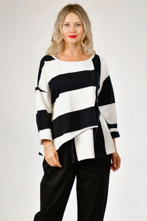 Bluze Casual - Bluza alb negru cu dungi late si croi asimetric din jerseu de bumbac