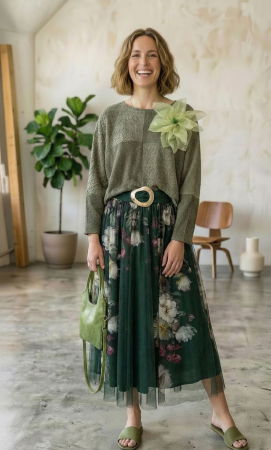 Bluze Casual - Bluza dama lejera din material gofrat de vascoza cu floare decorativa, verde kaki