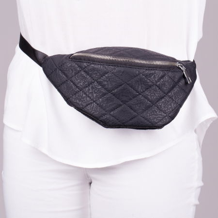 Borsete - Borseta neagra cu romburi din cusaturi aparente din piele ecologica