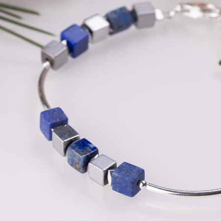 Bratara argint cu tuburi si serii de 5 cubulete din lapis lazuli si hematit [1]