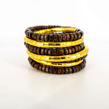 Brățară spiralată aurie & lemn exotic – accesoriu statement [1]