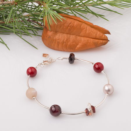 Brățari Argint - Bratara cu tuburi, granate si placuta din argint