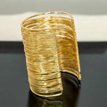 Brățări - Bratara aurie statement spiralata, eleganta si versatila