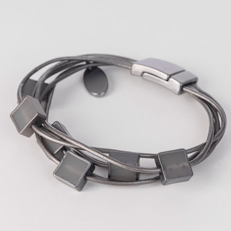 Bratara magnetica multisir din 6 fire piele ecologica cu patrate argintiu mat [1]