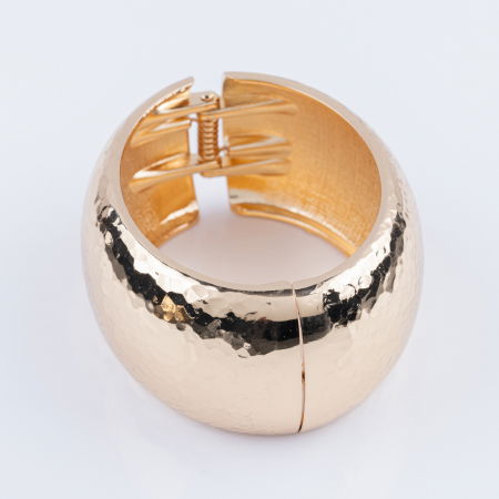 Brățări - Bratara metalica aurie cu aspect lovitura de ciocan