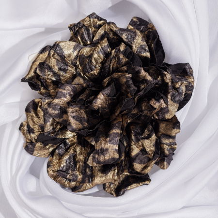 Broșe - Brosa animal print negru-auriu metalizat, floare cu diametru de 15 cm, cu clips pentru par
